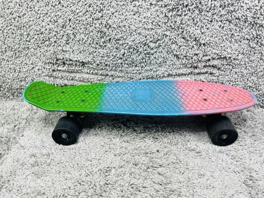 High Bounce Multicolor Colorblock 22in Skateboard Retro Mini Cruiser For Kids